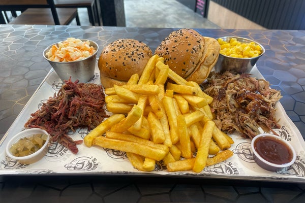 Sam’s BBQ & Burgers, Lima